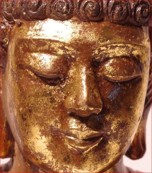 Alte Buddha  Statue ,aus Thailand mit Blattgold verziert